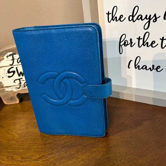 CHANEL Vibrant Blue Leather Wallet - Picture 1 of 10